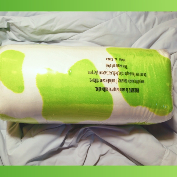 King Size Green and White Giraffe Or Cow  Print Blanket - Picture 3 of 5